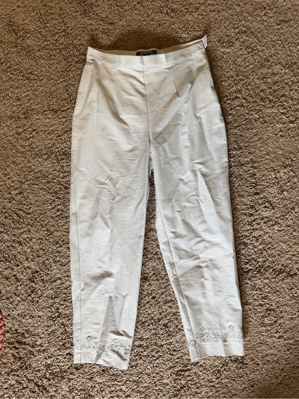 Harold's White Capris with Embroidered Hem